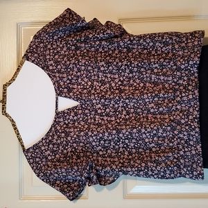 3/$15 Floral blouse